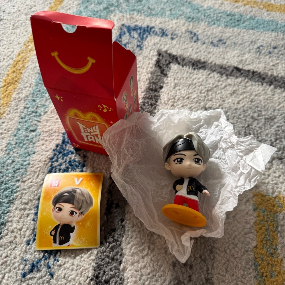 McDonald’s Happy Meal Tiny Tan “V” NEW